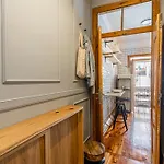 Bright & Charming In Historic Centre 公寓 *