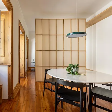 Sunlit Historic Center Retreat Daire *